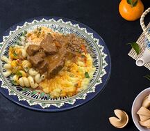 Гуляш со сложным гарниром