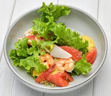 Теплый салат с морепродуктами