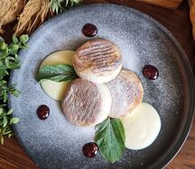 Сырники со сметаной и сгущенкой