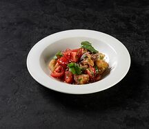 Салат из баклажанов с томатами в кисло-сладком соусе