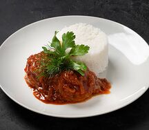 Тефтели в томатном соусе с рисом 