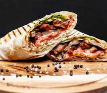 Двойная острая шаверма в лаваше