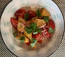 Теплый салат с баклажаном