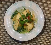 Салат с жареным адыгейским сыром