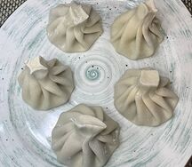 Хинкали со шпинатом и сыром