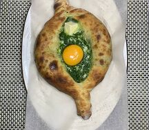 Хачапури по-аджарски со шпинатом