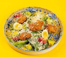 Салат Цезарь с курицей