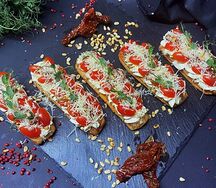 Эклеры Вяленый томат с овечьим сыром 5 шт