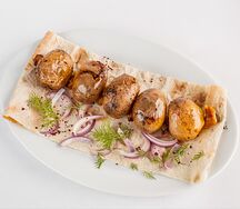 Картофель молодой с салом