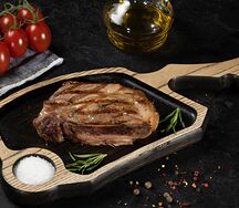 Стейк из cвинoй корейки