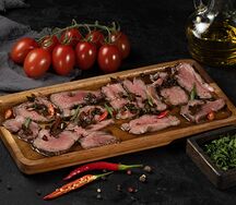 Нежный татаки из говядины с перчиком