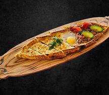 Пиде Кушбашылы с сыром и яйцом