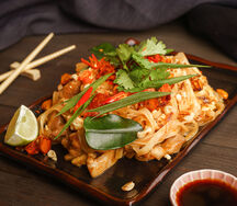 Вок Пад тай с курицей