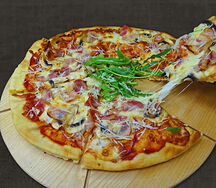 Пицца бекон-грибы