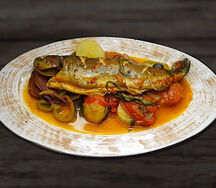 Форель с овощами