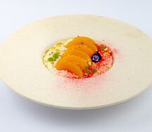 Рисовая каша с персиком и кленовым сиропом