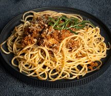 Паста Болоньезе с итальянским сыром