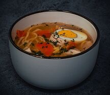 Легкий бульон с цыпленком и овощами