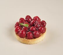 Тарталетка с малиной