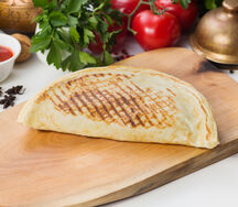 Пицца с курицей и сыром