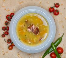 Гороховый суп с копчеными ребрышками 