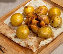 Картофель с курдюком на мангале