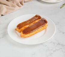 Эклер со сгущенкой