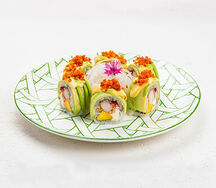 Ролл с креветкой, авокадо и манго