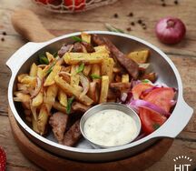 Жареный картофель со свининой и грибами