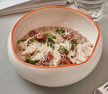 Греча с цыпленком и вялеными томатами