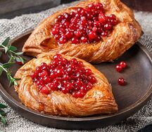 Карельская плюшка с брусникой