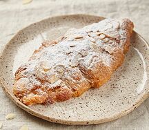 Миндальный круассан