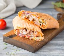 Шаурма со свининой в сырном лаваше