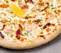 Пицца Морская с креветками и треской