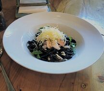 Паста Лингвини сепия с морепродуктами