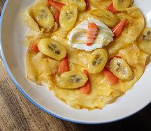 Блинчики с бананом и кокосовой сгущёнкой