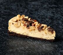 Чизкейк карамельный с арахисом