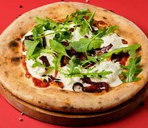 Пицца со страчателлой