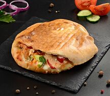 Шаурма микс в лепешке с говядиной и курицей