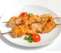 Шашлык куриный на шпажках