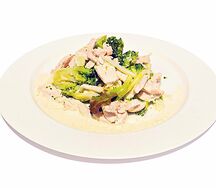 Курица с овощами в сливочном соусе