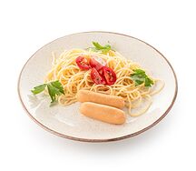 Спагетти с куриными мини-сосисками