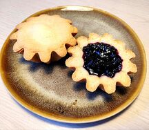 Лукошко с черничным джемом