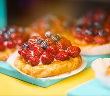 Вензель с ягодами