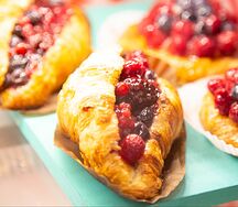 Ягодный круассан