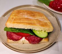 Панини с сырокопчёной салями