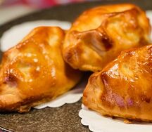 Пирожок с луком и яйцом, по-домашнему