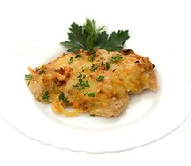 Куриное филе с помидорами с сыром