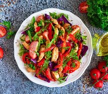 Тёплый салат с курицей