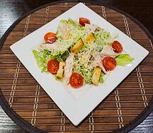 Салат Цезарь с креветками